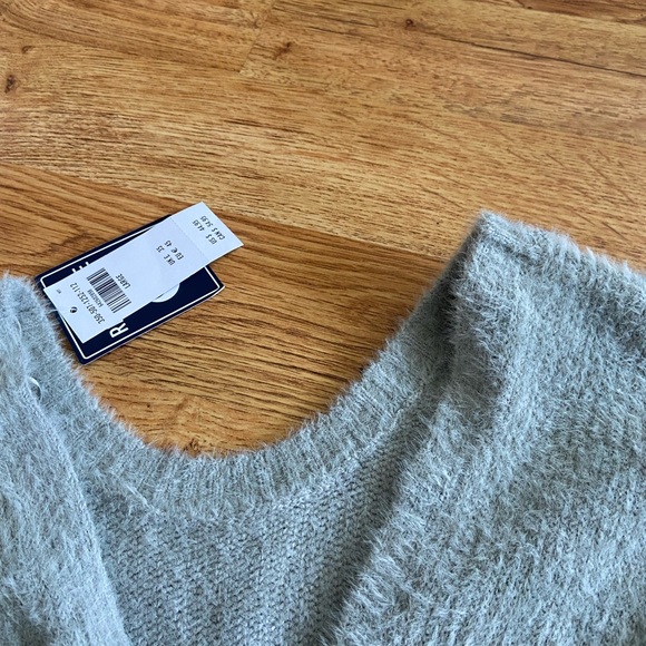 NWT Hollister Reversible Sweater L - Picture 5 of 11
